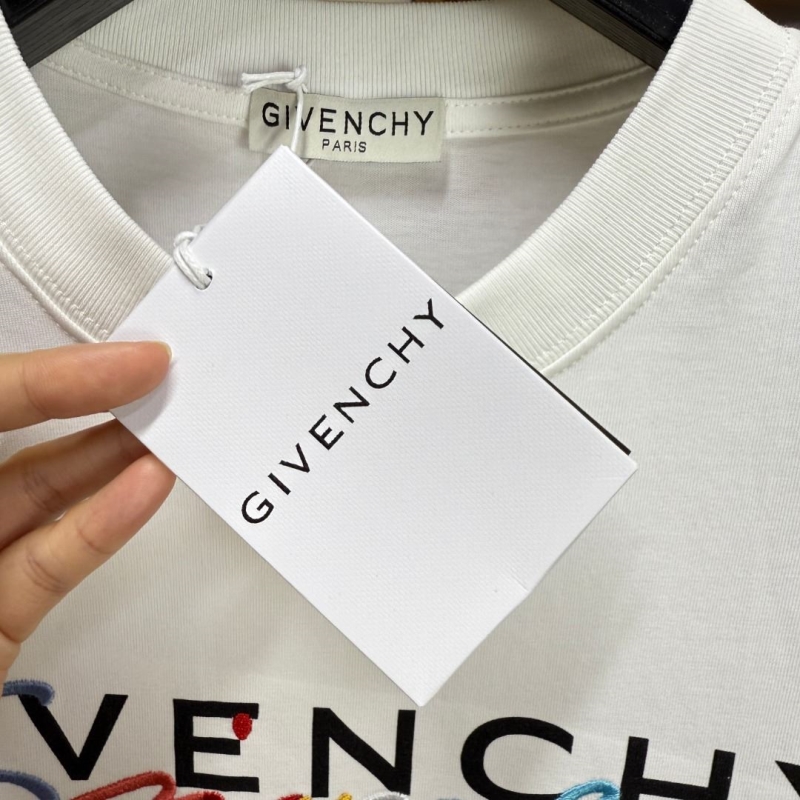 GIVENCHY